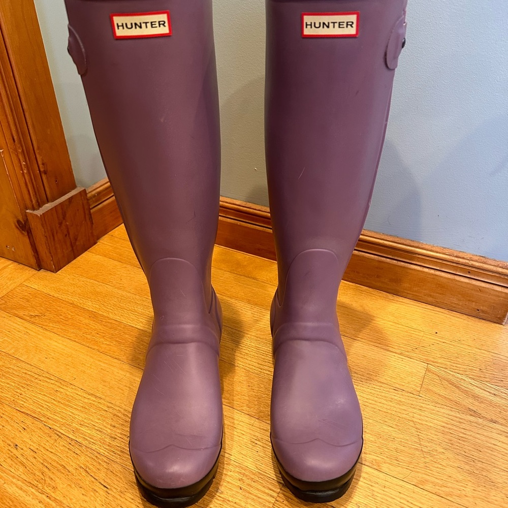 Hunter size 10. Purple with black strip and side zipper